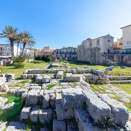 Lägenhet Guesthost - La Terrazza Sul Tempio Di Apollo *